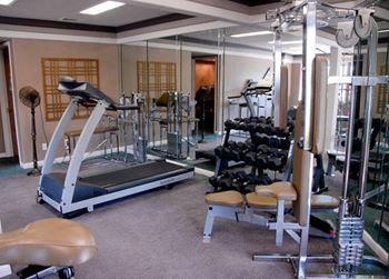 Fitness Center at Oxford Park Apartments, California, 93720